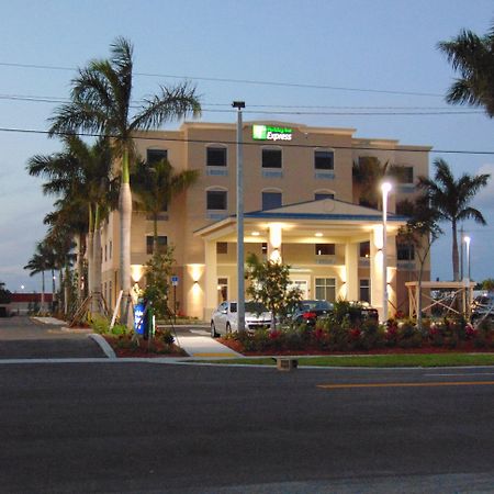 Holiday Inn Express & Suites Boynton Beach East, An Ihg Hotel Exterior photo