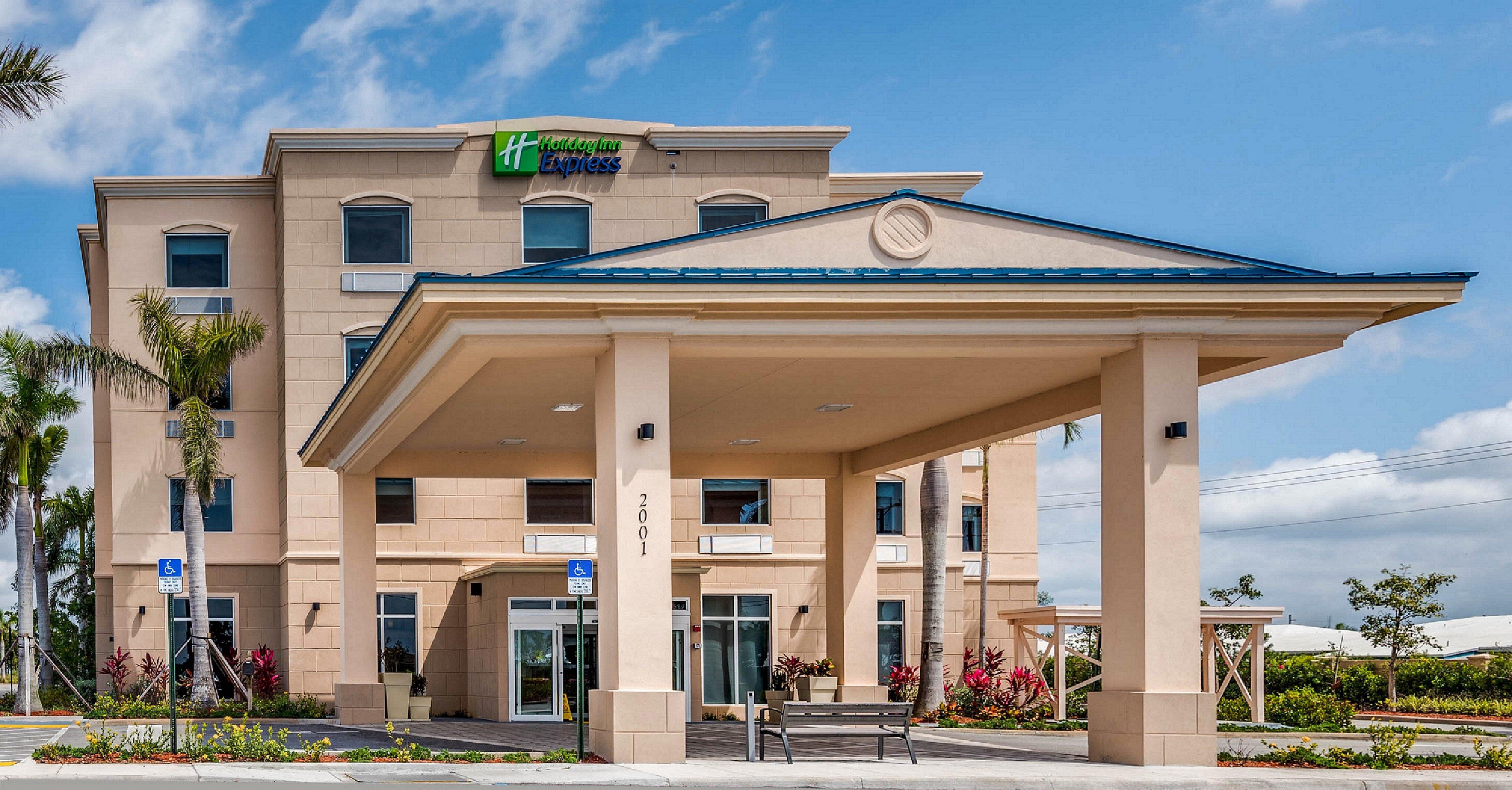 Holiday Inn Express & Suites Boynton Beach West By Ihg Exterior photo