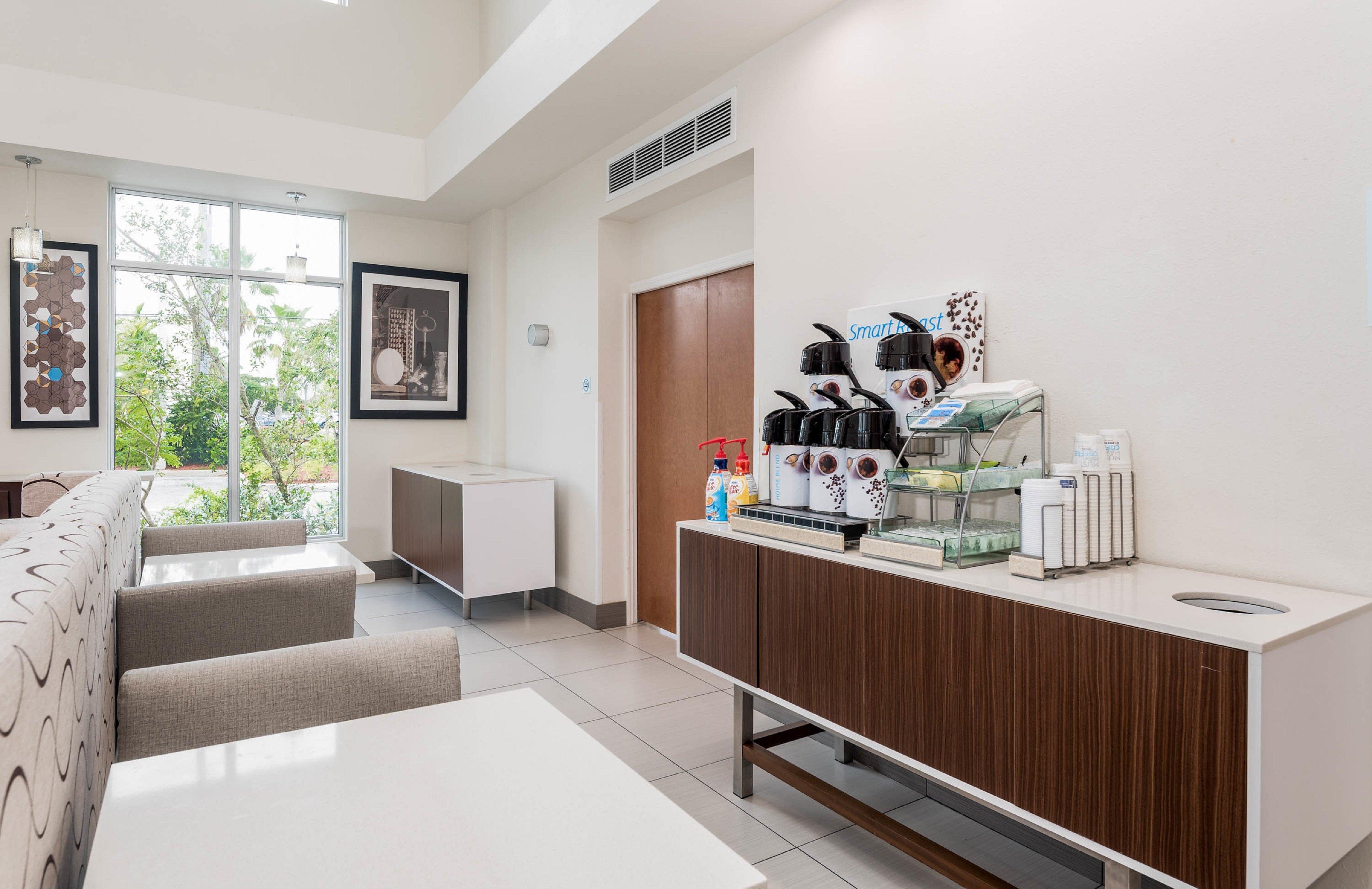 Holiday Inn Express & Suites Boynton Beach West By Ihg Exterior photo