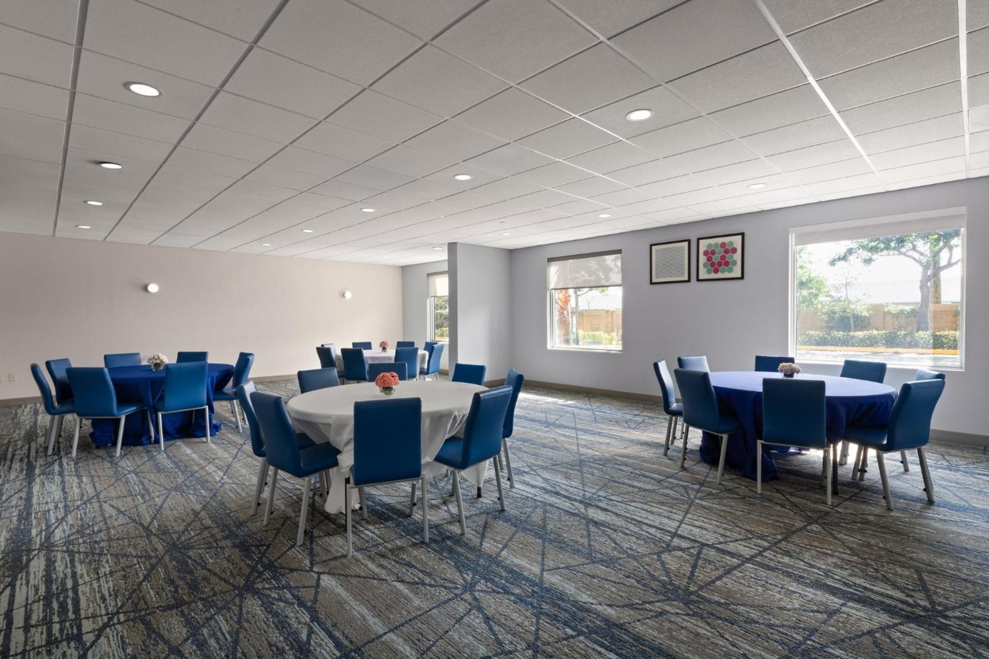 Holiday Inn Express & Suites Boynton Beach West By Ihg Exterior photo