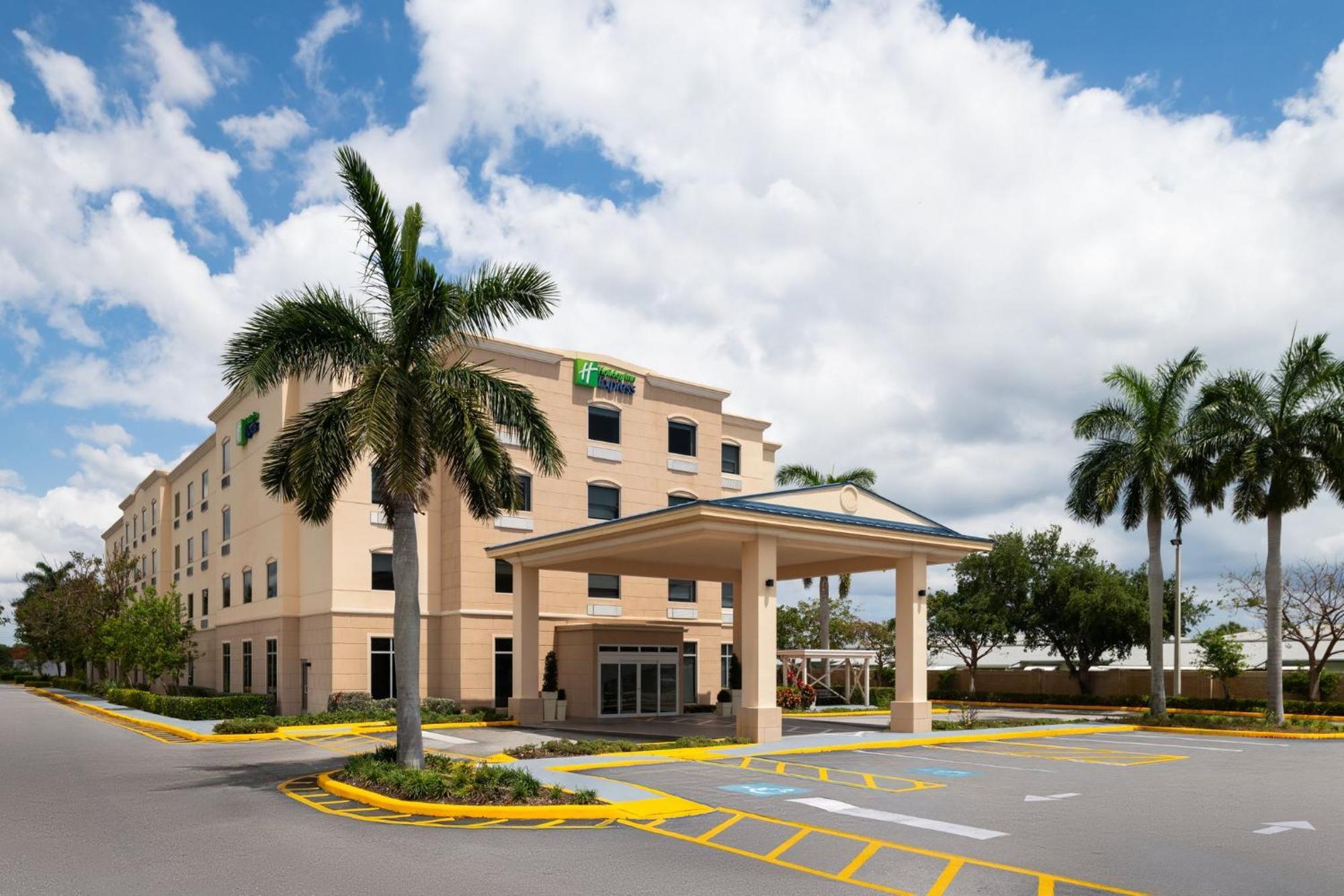 Holiday Inn Express & Suites Boynton Beach West By Ihg Exterior photo