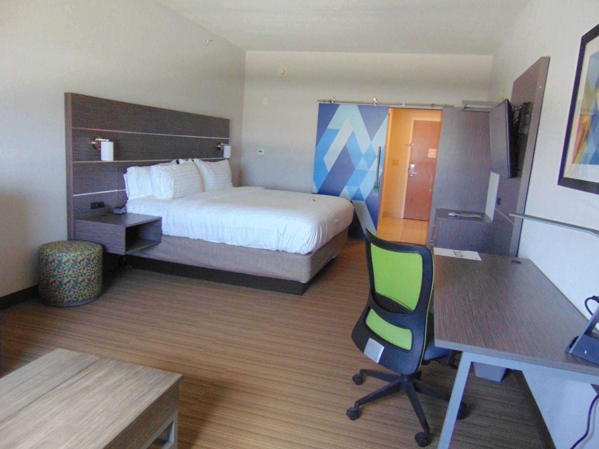Holiday Inn Express & Suites Boynton Beach West By Ihg Exterior photo
